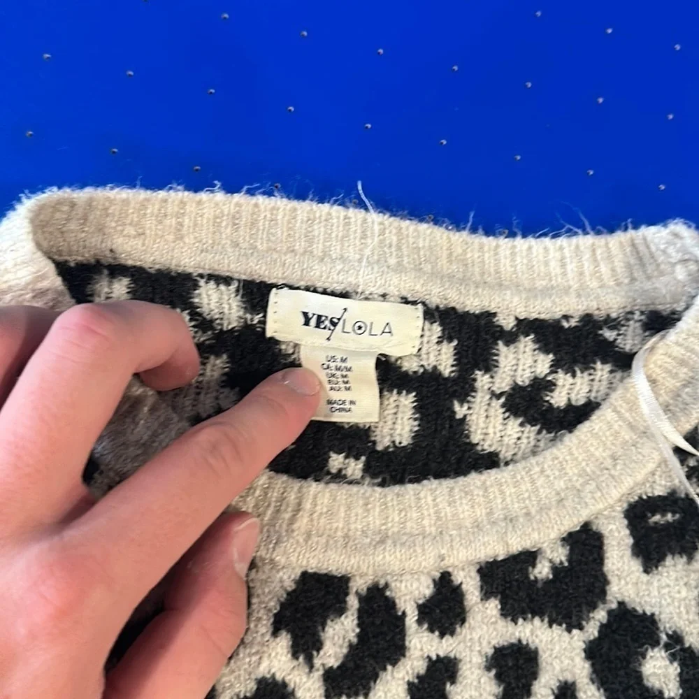 Yes Lola sweater size medium women’s